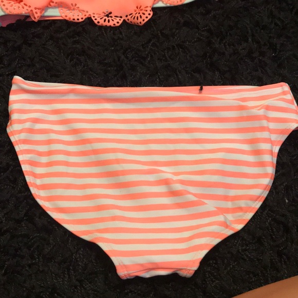 Cat & Jack swimsuit - Picture 2 of 5